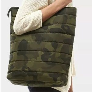 Camouflage quilted puffer style tote bag NEW